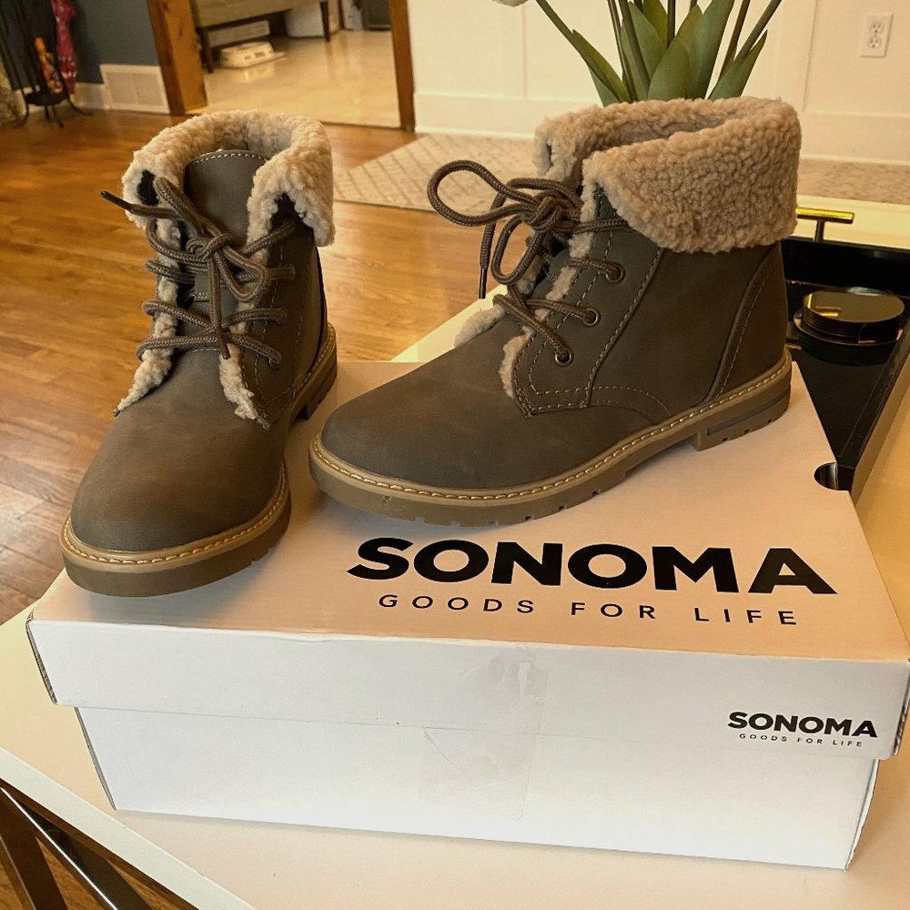 Sonoma Women's Taupe Faux Fur Boots Size 7.5 New